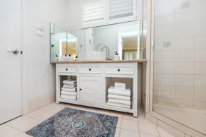Vintage Beach ESTATE House Studio & Cottage - Image 2