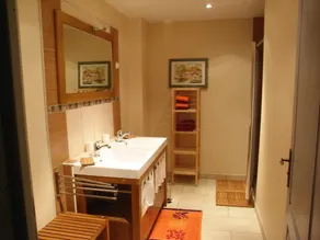 Grande gîte con terrazza, barbecue e giardino - Image 3