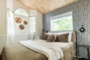 Mountain View Bungalow Near Breweries, Trails, Pool and Waterfalls - Image 5