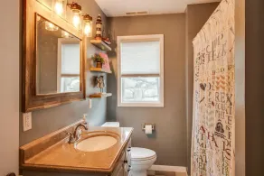 Lakefront Family Cottage • Sandy Beach • Panoramic Michigan Sunsets - Image 5