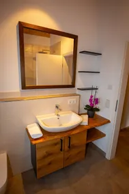 Ferienwohnung Seeblick, 1-4 Pers., 1 Sep. Schlafzimmer, Südbalkon - Image 2
