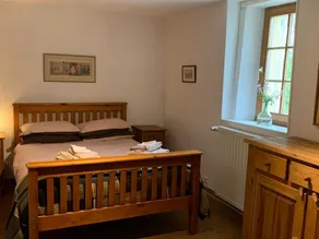 Restored Farmhouse with stunning river views, private pool and games room - Image 5