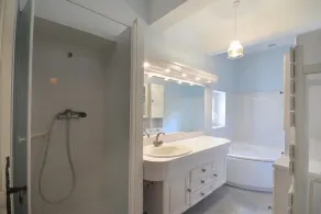 Agréable maison, piscine privée, jardin ombragé - Image 3
