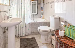 4 bedroom nice home in Patra - Image 3