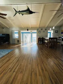 Beach Hut Vibes in this Lake front cottage with hot tub! - Image 2