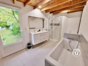Family Retreat with Garden, Near Leisure Activities - Image 5