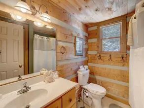 The Coop- Mtn Cabin, Fireplace, Pool Table, Pet Friendly, EV Charger, Grill - Image 5
