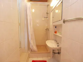 Holiday apartment with terrace - Image 4