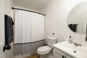 Relaxing 2 beds with 2 separate baths townhouse l Perfect for family or business - Image 4