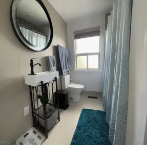 Stylish 2BDRM 3BED - Image 4