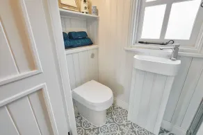 Host & Stay - The Lobster Pot - Image 5