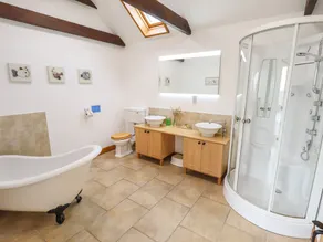 BARN COTTAGE, pet friendly, character holiday cottage in Alford - Image 2