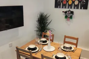 Stunning 2-bed Apartment in London Dagenham - Image 5