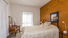 Classic Cottage Minutes to the Beach - Image 3
