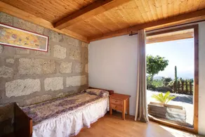 Ferienhaus „El Cazador 2“ mit Meerblick, Gemeinschaftspool & WLAN - Image 4