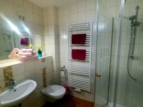 Apartment with garden and pool use - Image 3