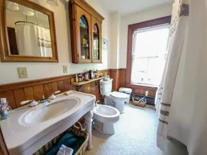 Historic Officer's Quarters House on Great Diamond Island Near Beaches - Image 4