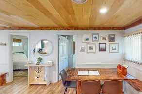 Jewelbox Cottage - Dog-friendly Lakefront home with private dock, canoe & SUPs - Image 5