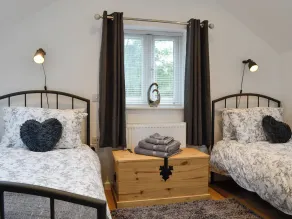 2 bedroom accommodation in Bontnewydd, near Dolgellau - Image 5