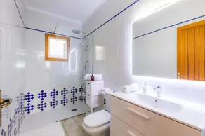 Holiday Home 'Cas Vell Marí' with Sea View, Barbecue, Terrace & Wi-Fi - Image 4
