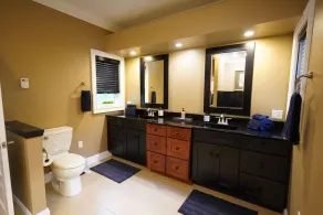 Over 4800+ sqft.. Lakefront Retreat-Sleeps 13 Lake is FULL AGAIN!!!   Come and enjoy the beautiful LAKE!! - Image 5