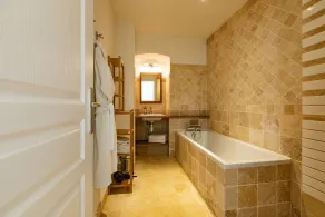 7 ensuite bedrooms with AC - Village castle**** - Fitness, sauna & XL pool - Image 2