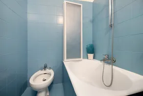 Holiday Apartment Bilocale Moneglia 22 close to the Beach with Shared Pool & Wi-Fi - Image 5