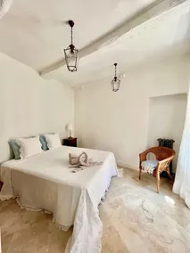 Superbe maison - Rénovée: 5 chambres, piscine, clime, terrasses vue sur la mer - Image 4