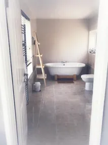 Spacious home close to all beaches w. parking & charging. - Image 3