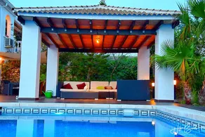 Villa Axarquia – Havudsigt til Málaga, opvarmet pool, 300 Mbps Wi-Fi, EV-oplader - Image 4