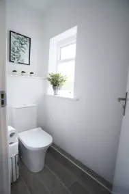 Doctors lane Stylish 3 Bedroom contractor Family House with Parking - Image 3