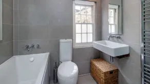 Georgian House on a very quiet and historic street w/ Garden & Tempur Beds - Image 3