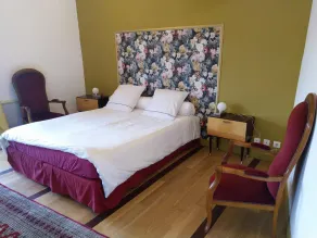 Duplex ** in the heart of the medieval city - Image 5
