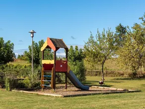8-Guest House near Mountain Trails - Image 4