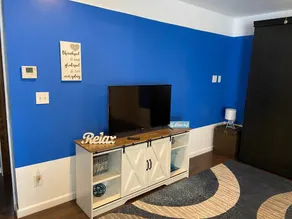 Cozy \"FROG\" Apartment nestled in Bay View - Image 2