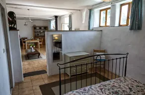 Idyllic Country Location for couples, central, peaceful, 5 mins from shops, WIFI - Image 3