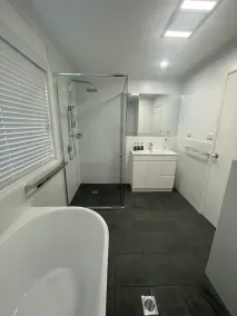Large fam home, ideal for entertaining, & pets, close to beach, parks and nature - Image 2