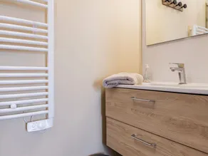 Charmante Maison Moderne avec Jardin Privé à 9 km de la Plage, Wi-Fi et Équipements Confortables - Image 2