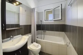 Amphitrite in Paxi With 2 Bedrooms and 2 Bathrooms - Image 2