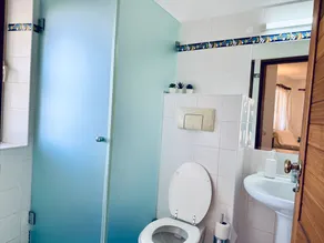 Seaview studio apartment sleeps 3 with pool - Image 2