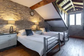 Beautiful south facing cottage sleeping up to seven - Image 4
