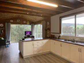 Roebank on the Blackwood River Cottage, Farm stay and Homestead - Image 2