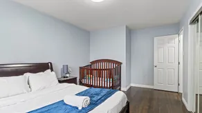 Furnished Family Home ★ KING BED ★ Parking ★ BBQ ★ Backyard ★ Discounted Price - Image 4
