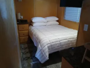 Key West Luxury Houseboat - Image 5