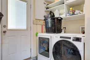 Great Location & Free Extras! Bellflower Stay - Image 3