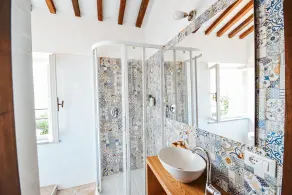 Villa surrounded by greenery with swimming pool for a stay in complete relaxation and privacy - Image 2