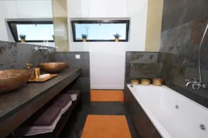 SPEKTAKULÄRE LUXUSVILLA IN LÄNDLICHER UMGEBUNG MIT KOSTENLOSEM WIFI - Image 5
