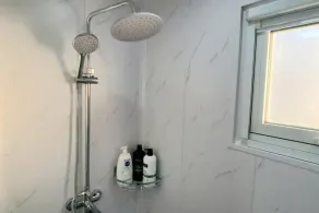 Honey Wines Aust. Tiny House - Image 3