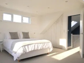 Luxury Beach House in The Witterings with Hot Tub - Image 3