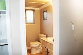 CHEERFUL 3 BEDROOM HOME WITH HUGE BACKYARD - Image 4